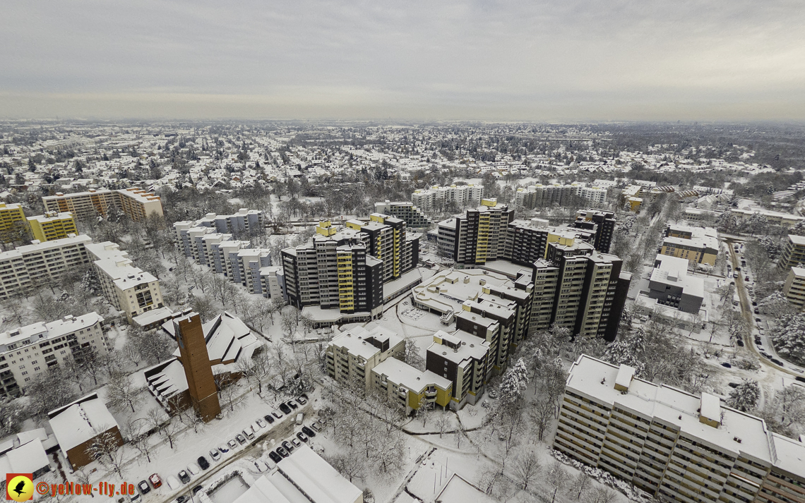 04.12.2021 - Karl-Marx-Ring und Marx-Zentrum in Neuperlach